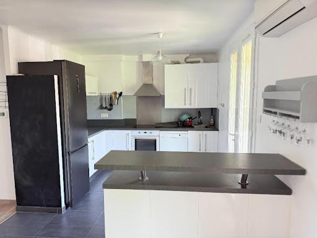 Location Appartement 3 pièces 76 m2 Aix en Provence