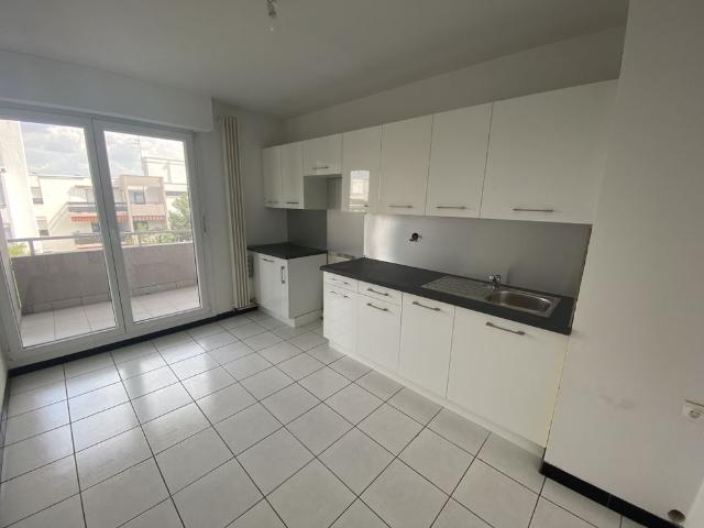 Location Appartement 3 pièces 76m² ILLKIRCH GRAFFENSTADEN 67400