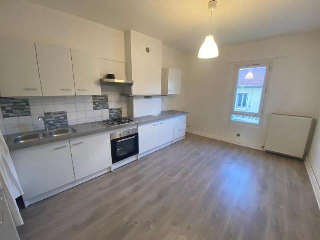 Location Appartement 3 pièces 76m² MONTROND LES BAINS 42210