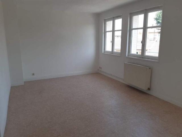 Location Appartement 3 pièces 76m² MONTROND LES BAINS 42210