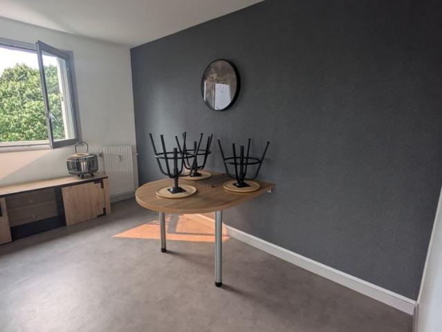 Location Appartement 3 pièces 76m² NIORT 79000