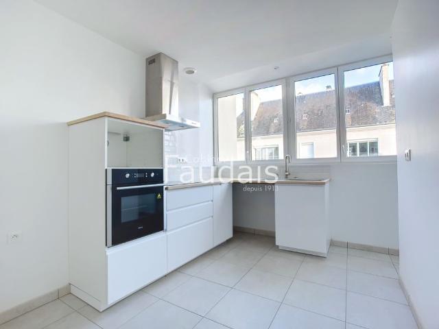 Location Appartement 3 pièces 76m² ST LO 50000