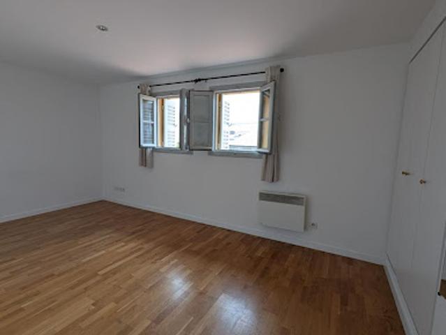 Location Appartement 3 pièces 78 m2 Aix en Provence