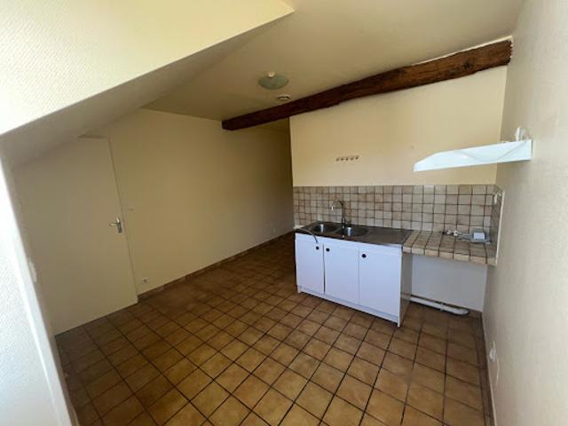 Location Appartement 3 pièces 78 m2 Gy l'Evêque