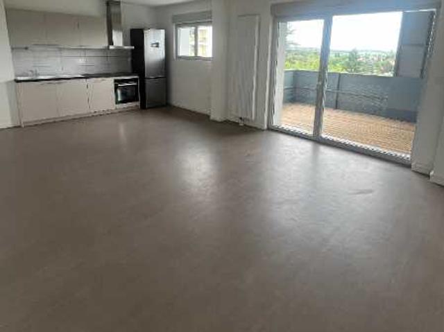 Location: Appartement 3 pièces 78 m2 – MONTBELIARD