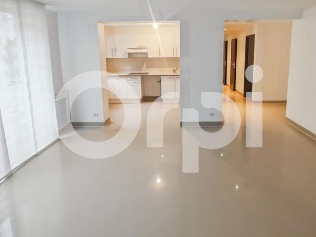 Location Appartement 3 pièces 78m² DAMMARTIN EN GOELE 77230