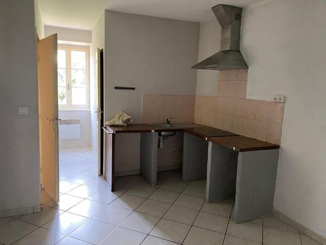 Location Appartement 3 pièces 78m² LES VANS 07140