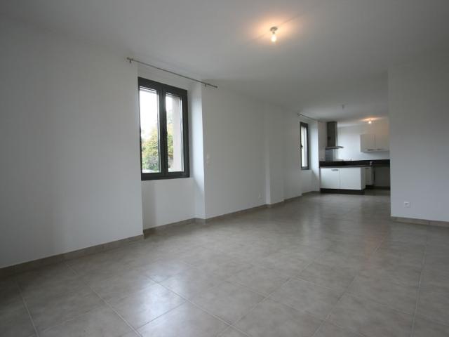 Location Appartement 3 pièces 78m² PRINGY 74370