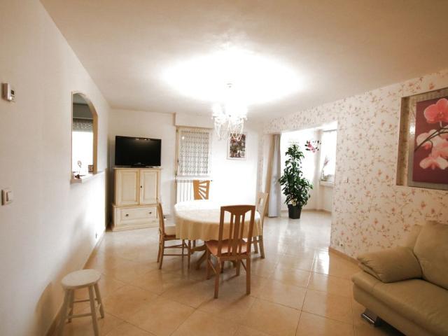 Location Appartement 3 pièces 78m² VITROLLES 13127