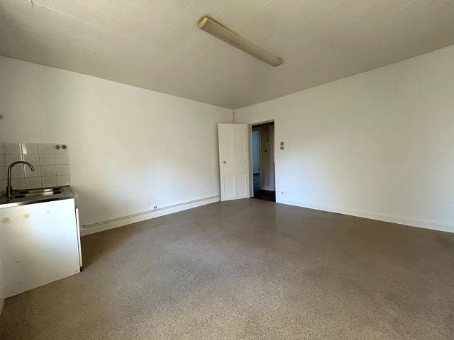 Location appartement 3 pièces, 79.55m², Vincey