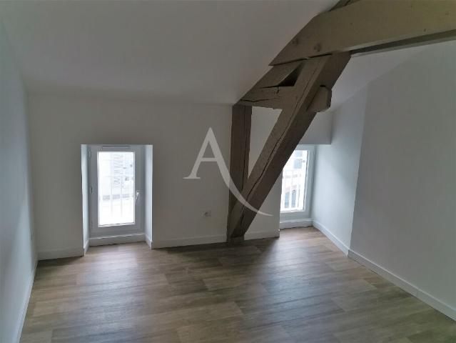 Location appartement 3 pièces, 79.00m², Villeneuve de Marsan
