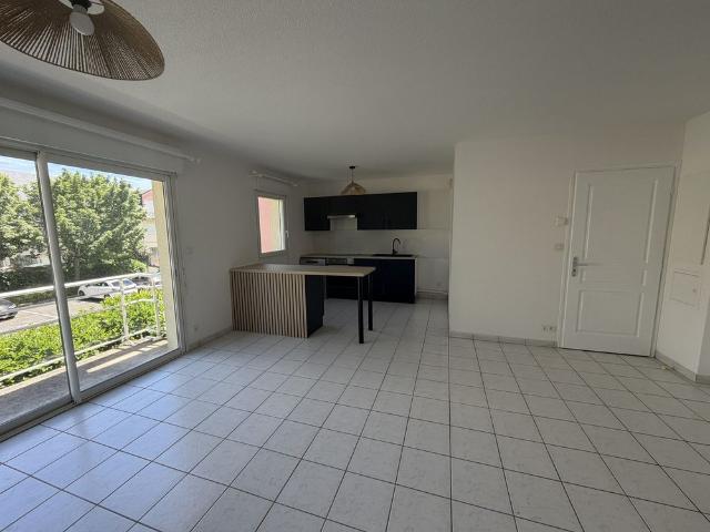 Location Appartement 3 pièces 79m² BOZOULS 12340