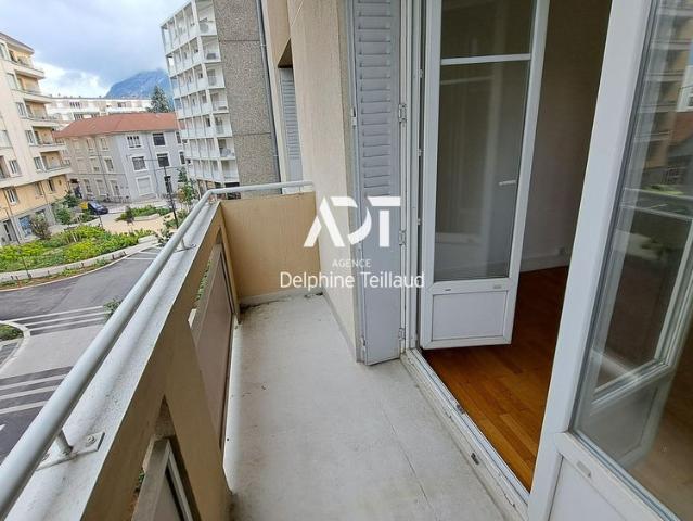 Location Appartement 3 pièces 79m² GRENOBLE 38000
