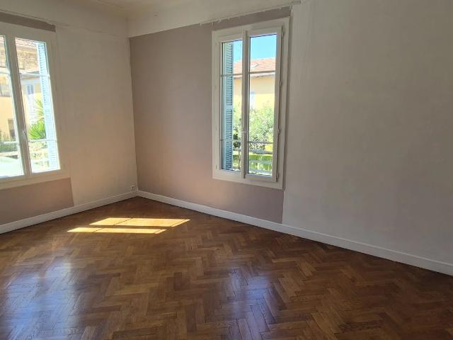 Location Appartement 3 pièces 79m² NICE 06100