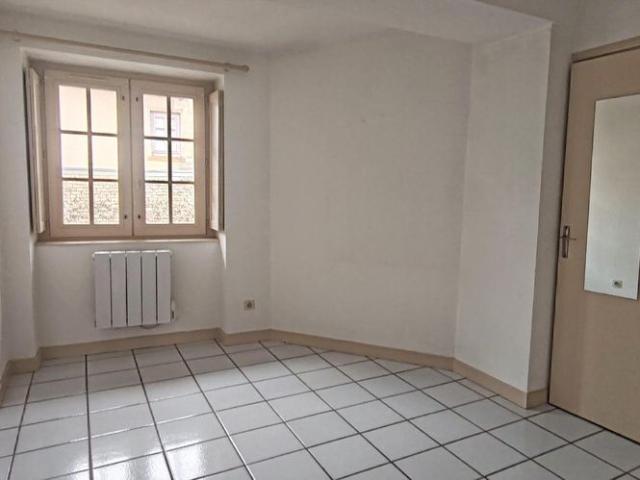 Location Appartement 3 pièces 79m² TOURNUS 71700