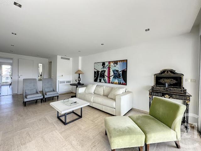 Location Appartement 3 pièces 83.93 m2 Cannes