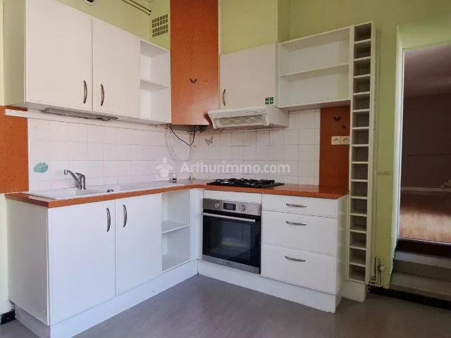 Louer appartement de 3 pièces 83 m² 444 € à Carmaux 81400: une annonce Arthurimmo.com
