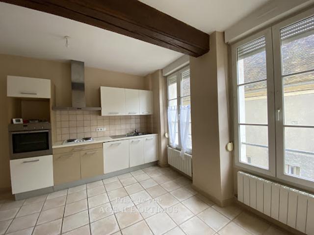 Location Appartement 3 pièces 80 m2 Villeneuve la Guyard