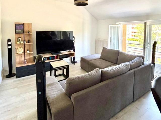 Location Appartement 3 pièces 80m² DECAZEVILLE 12300