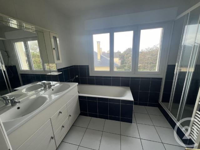 Location Appartement 3 pièces 80m² JULLOUVILLE 50610