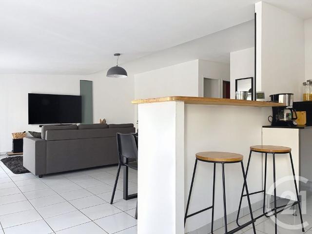 Location Appartement 3 pièces 80m² VILLEVEYRAC 34560