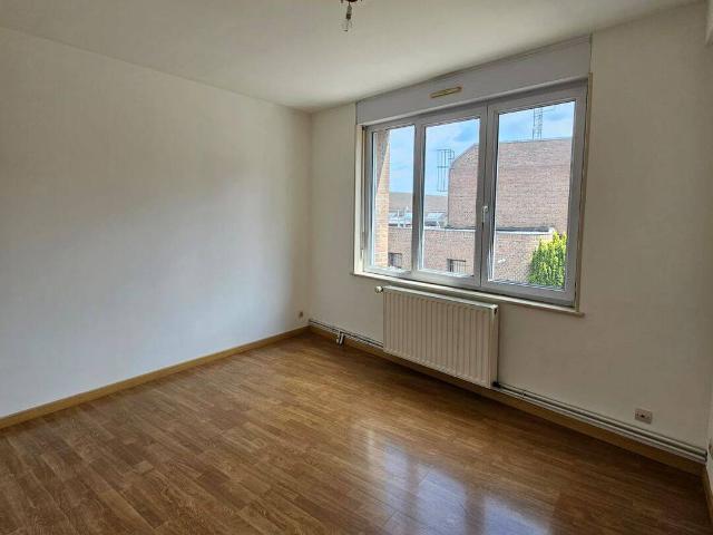 Location appartement 3 pièces 81 m² Armentières 59280 940 €