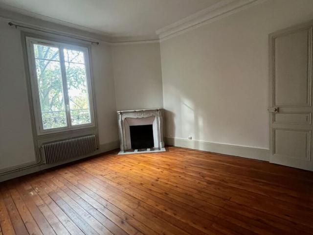 Location Appartement 3 pièces 81m²