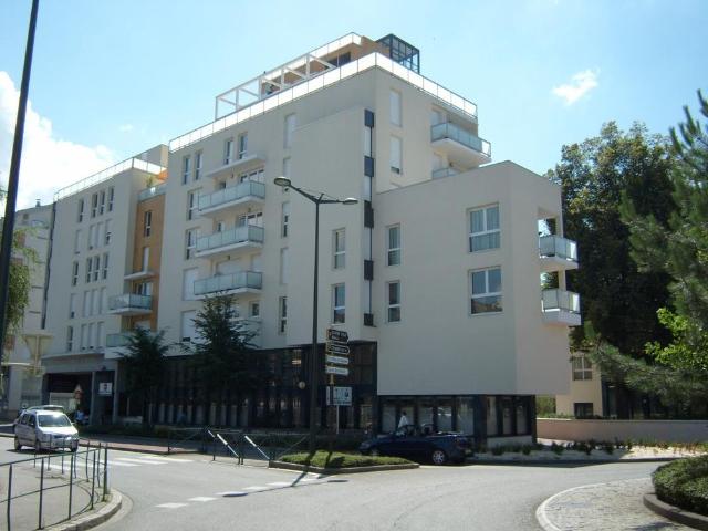 Location Appartement 3 pièces 81m² ANNECY 74000