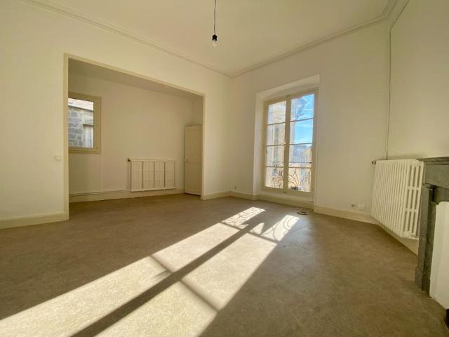 Location Appartement 3 pièces 81m² AVIGNON 84000