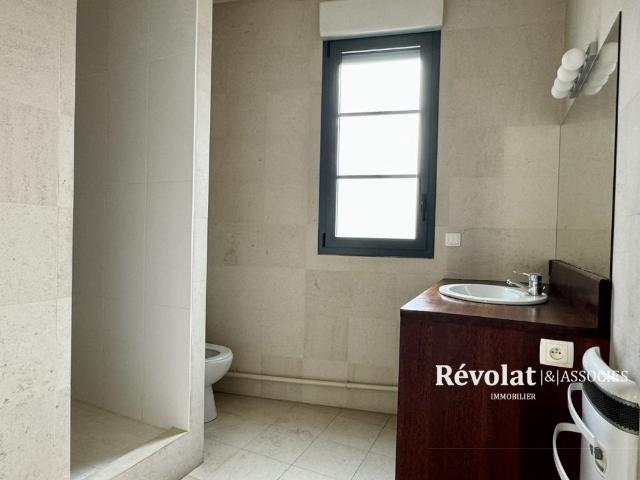 Location Appartement 3 pièces 81m² BORDEAUX 33000