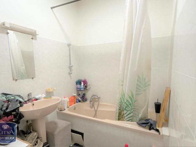 Location Appartement 3 pièces 81m² LA ROCHE CHALAIS 24490
