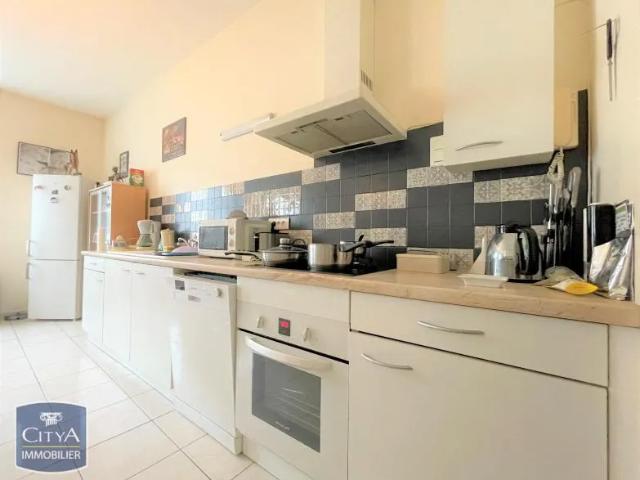 Location Appartement 3 pièces 81m² ST MEDARD DE GUIZIERES 33230