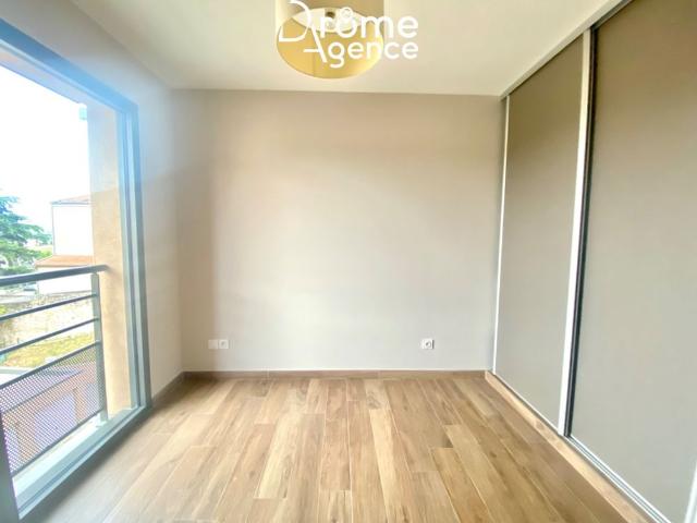 Location Appartement 3 pièces 81m² TOURNON SUR RHONE 07300