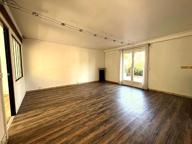 Location appartement 3 pièces, 82.00m², Villemomble