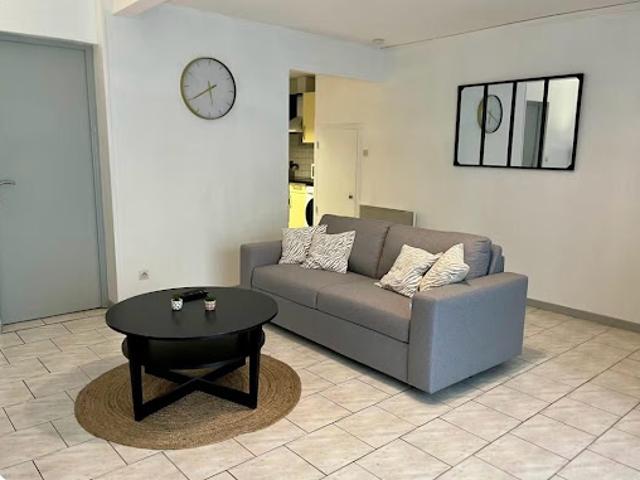 Location Appartement 3 pièces 82.17 m2 Rochefort