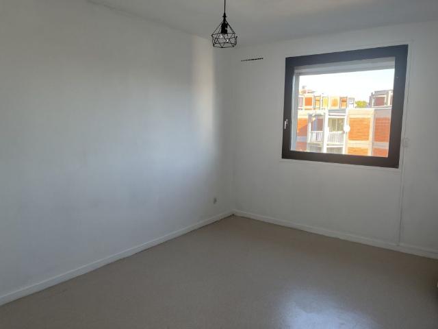 Location Appartement 3 pièces 82m² LILLE 59800