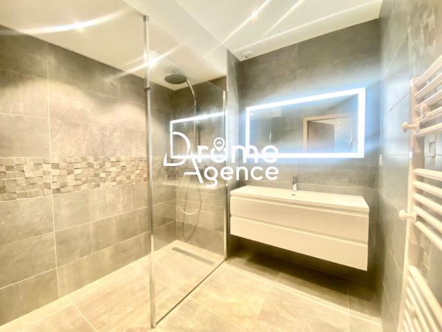 Location Appartement 3 pièces 82m² TOURNON SUR RHONE 07300