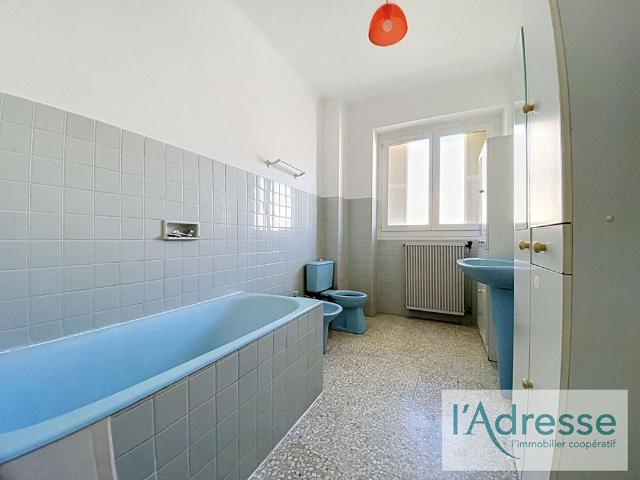 Location appartement 3 pièces, 84.00m², Ajaccio