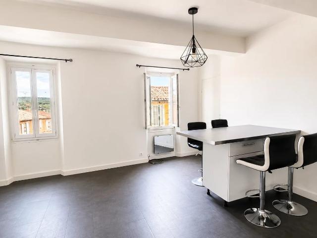 Location Appartement 3 pièces 84 m2 à Pourrières