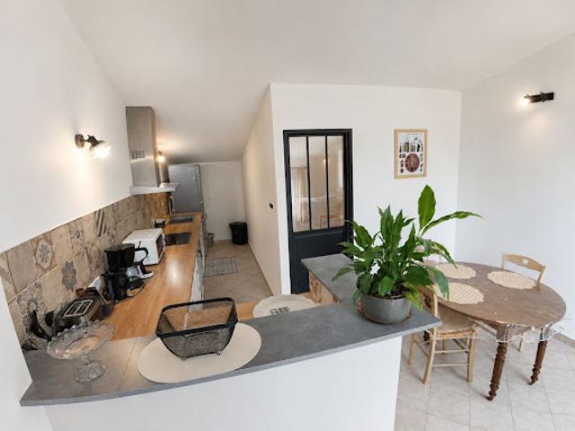 Location Appartement 3 pièces 84 m2 Apt