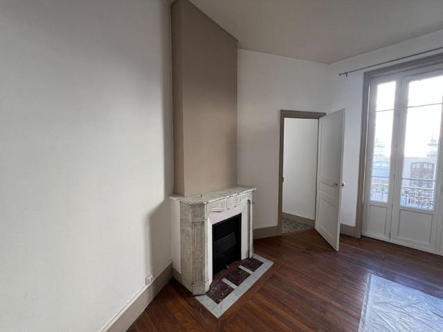 Location Appartement 3 pièces 84m²