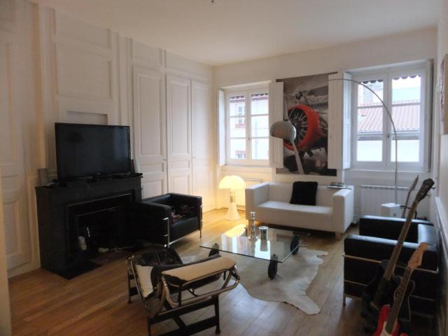 Location Appartement 3 pièces 84m² LYON 2ème