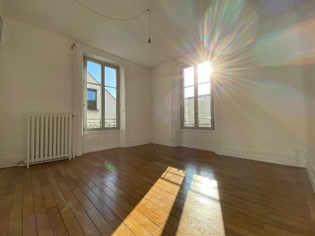 Location Appartement 3 pièces 86m² BESANCON 25000