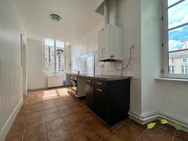 Location Appartement 3 pièces 86m² ST LEONARD DE NOBLAT 87400