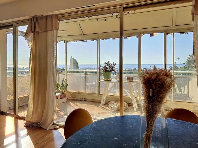 Location Appartement 3 pièces 86m² VILLENEUVE LOUBET 06270