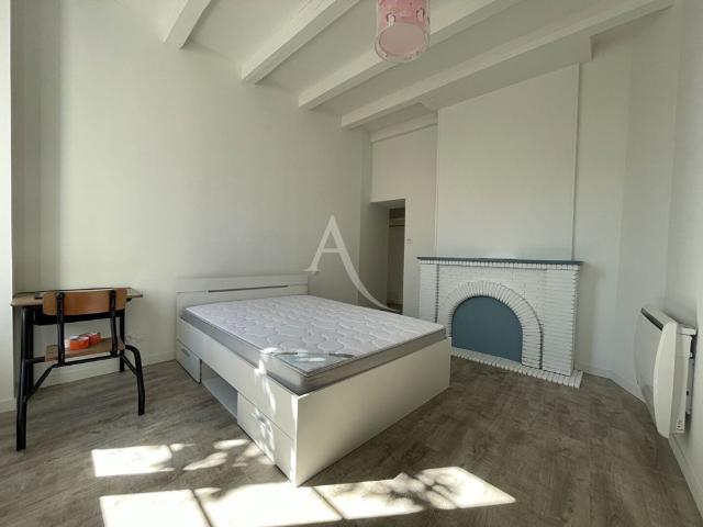 Location appartement 3 pièces, 88.00m², Saintes