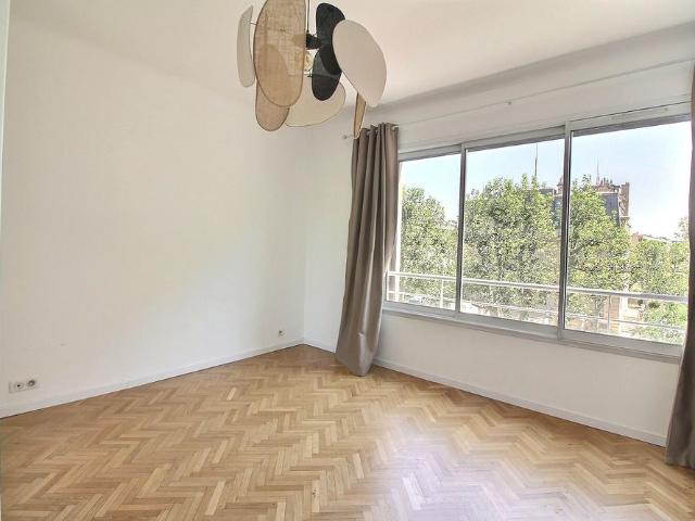 Location Appartement 3 pièces 88m² MARSEILLE 8ème