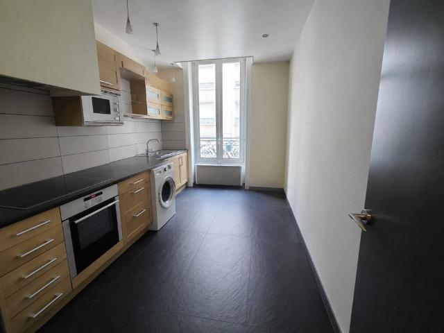 Location Appartement 3 pièces 89m² LYON 6ème