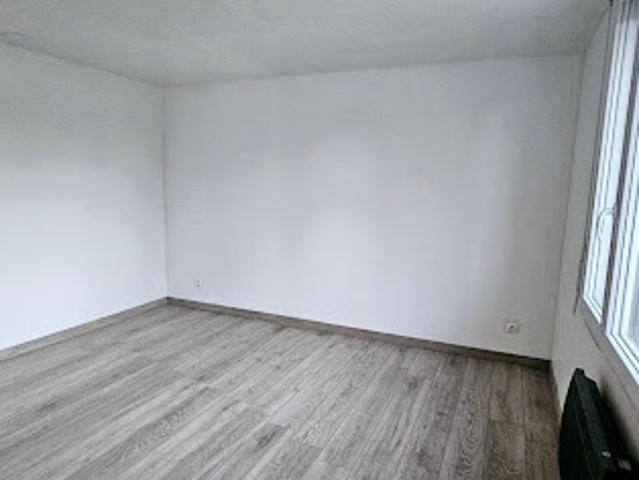 Location Appartement 3 pièces 90.34 m2 Saint Quentin