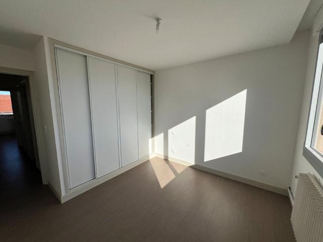 Location Appartement 3 pièces 91m²